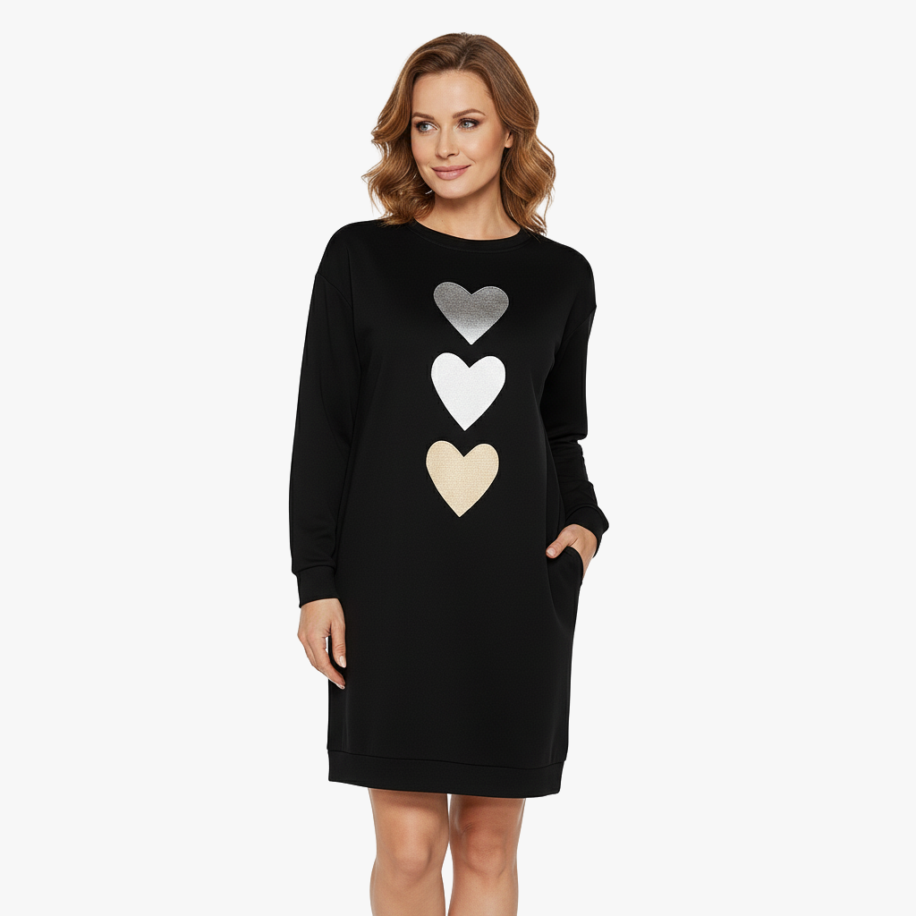 Sweter Damski z Motywem Serca – Miękki, Ciepły i Pełen Uroku